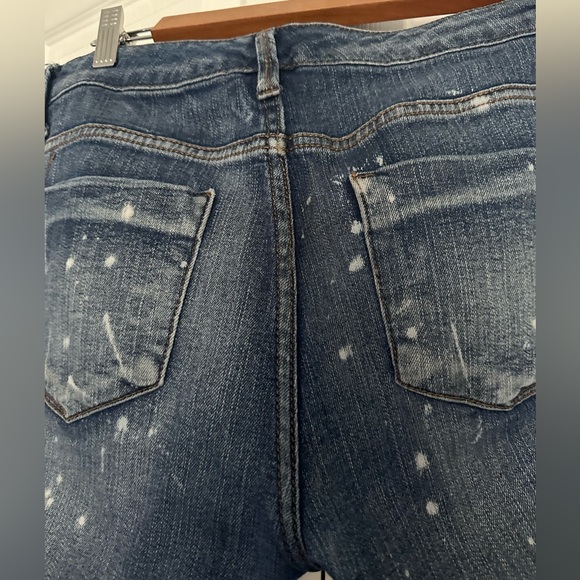 Mossimo Denim, Mid-Rise Skinny distressed jeans. Size 12/31 - Picture 7 of 9